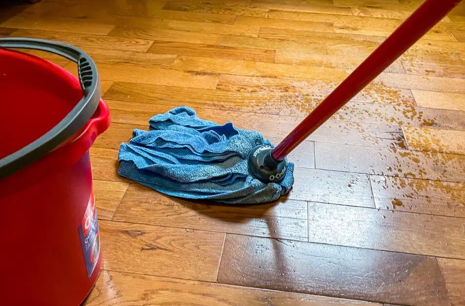 Cleaning hardwood floors with a bleach