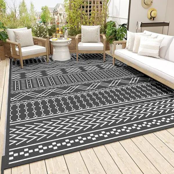 Gorgeous Geometric Pattern Rugs for a Dramatic Feel