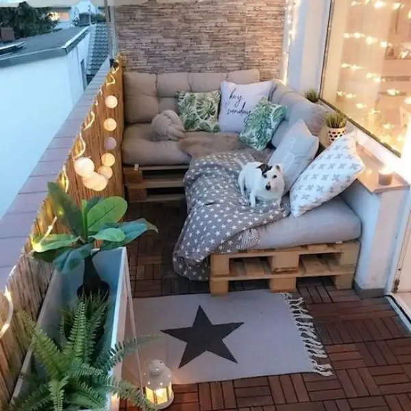 Create a Pallet Paradise with Upcycled Seating