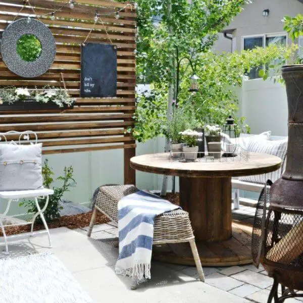 Create an Outdoor Dining Experience