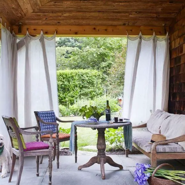 DIY Outdoor Curtains for a Cozy Nook