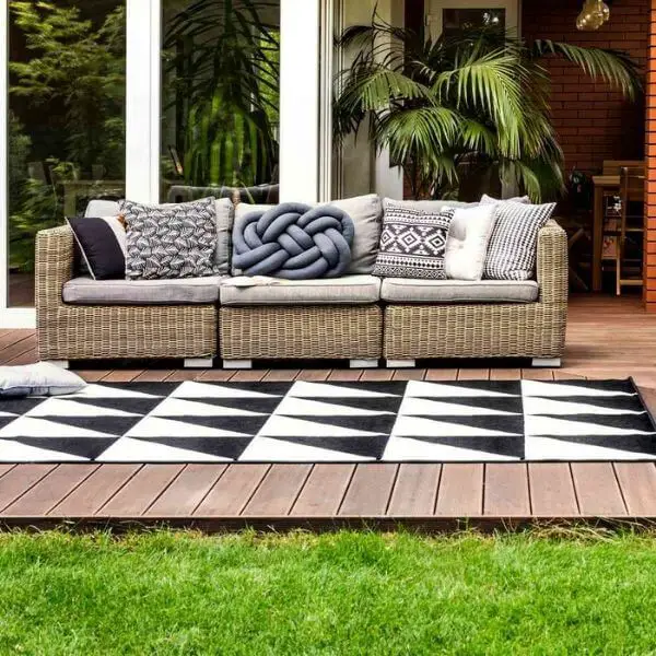 Outdoor Sectional for Spacious Seating