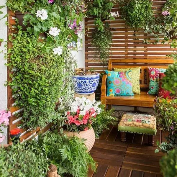 Vertical Succulent Garden for Modern Charm