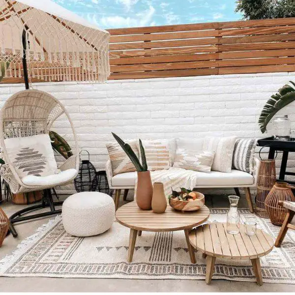 Outdoor Living Rooms for Comfort and Style