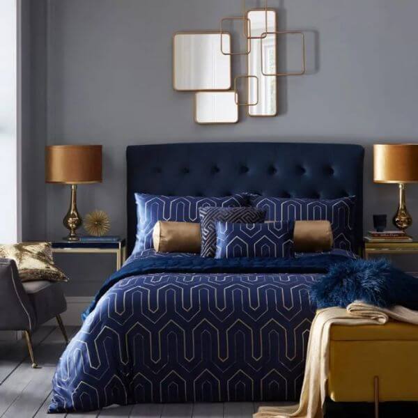 Royal Blue and Gold for a Luxurious Vibe
