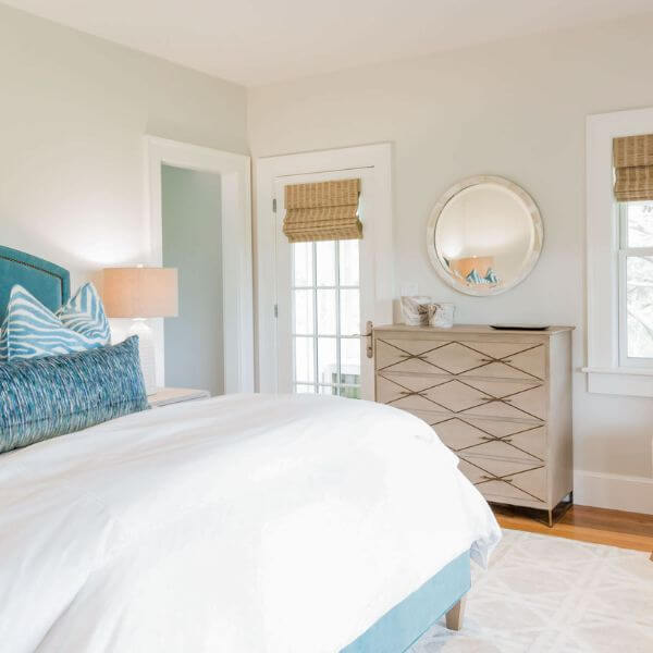 Tranquil Teal and Soft Beige for a Beachy Feel