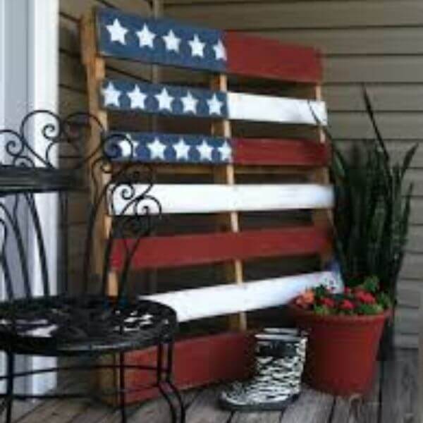 Create a DIY Flag Pallet for a Rustic Touch