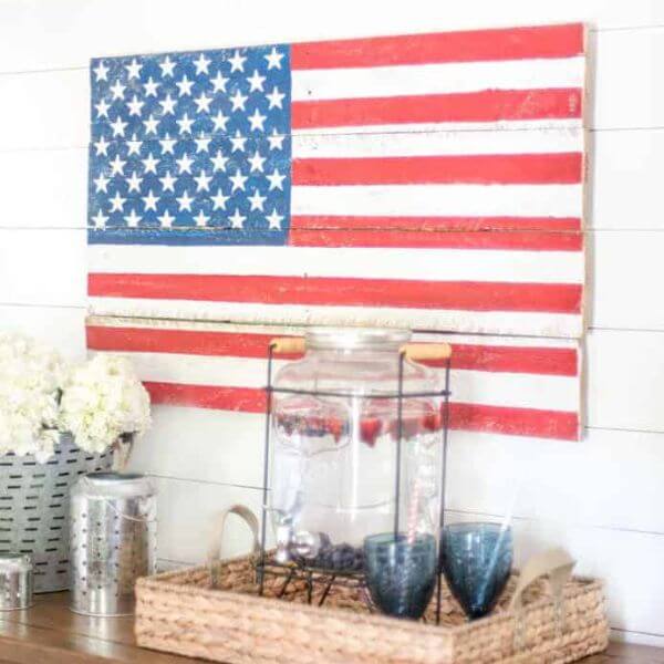  Create a DIY Flag Pallet for a Rustic Touch