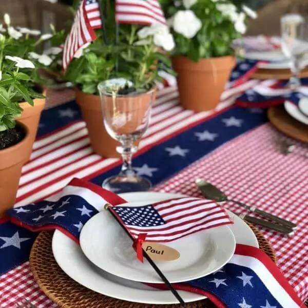 Decorate with Freedom-Themed Place Settings