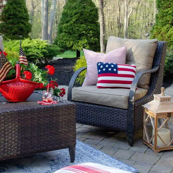 Use American Flag Pillows for Cozy Outdoor Seating