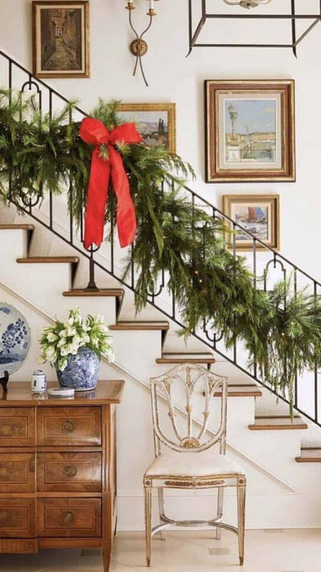  Decorative Space Under Stairs Ideas for Holiday Displays