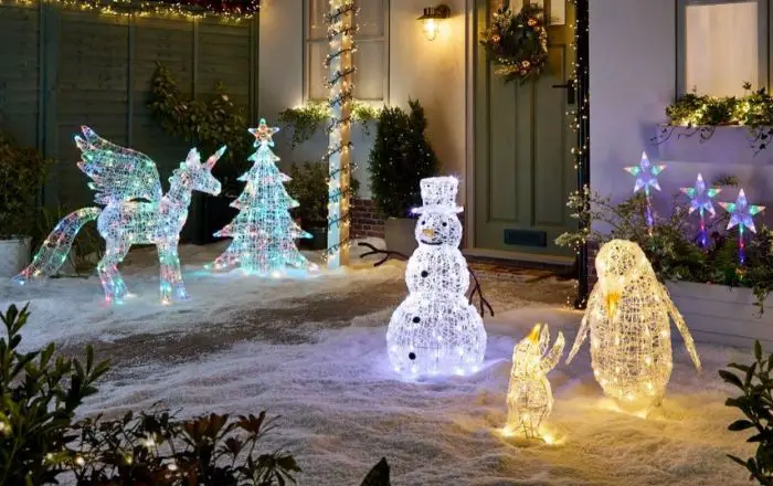 230 Christmas Outdoor Decorating Ideas