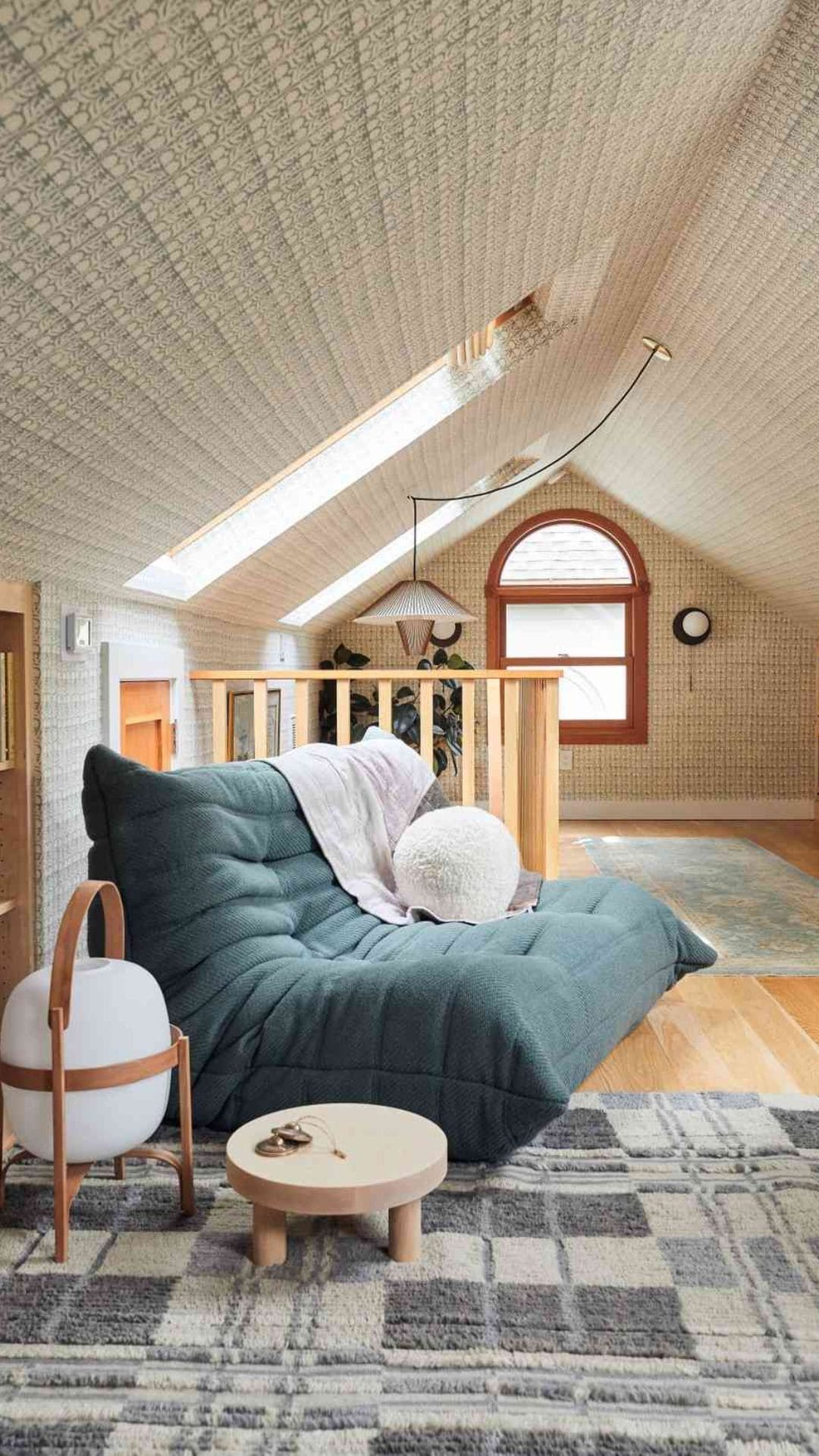  Low Attic Bedroom Ideas with Angled Ceilings for Small Spaces