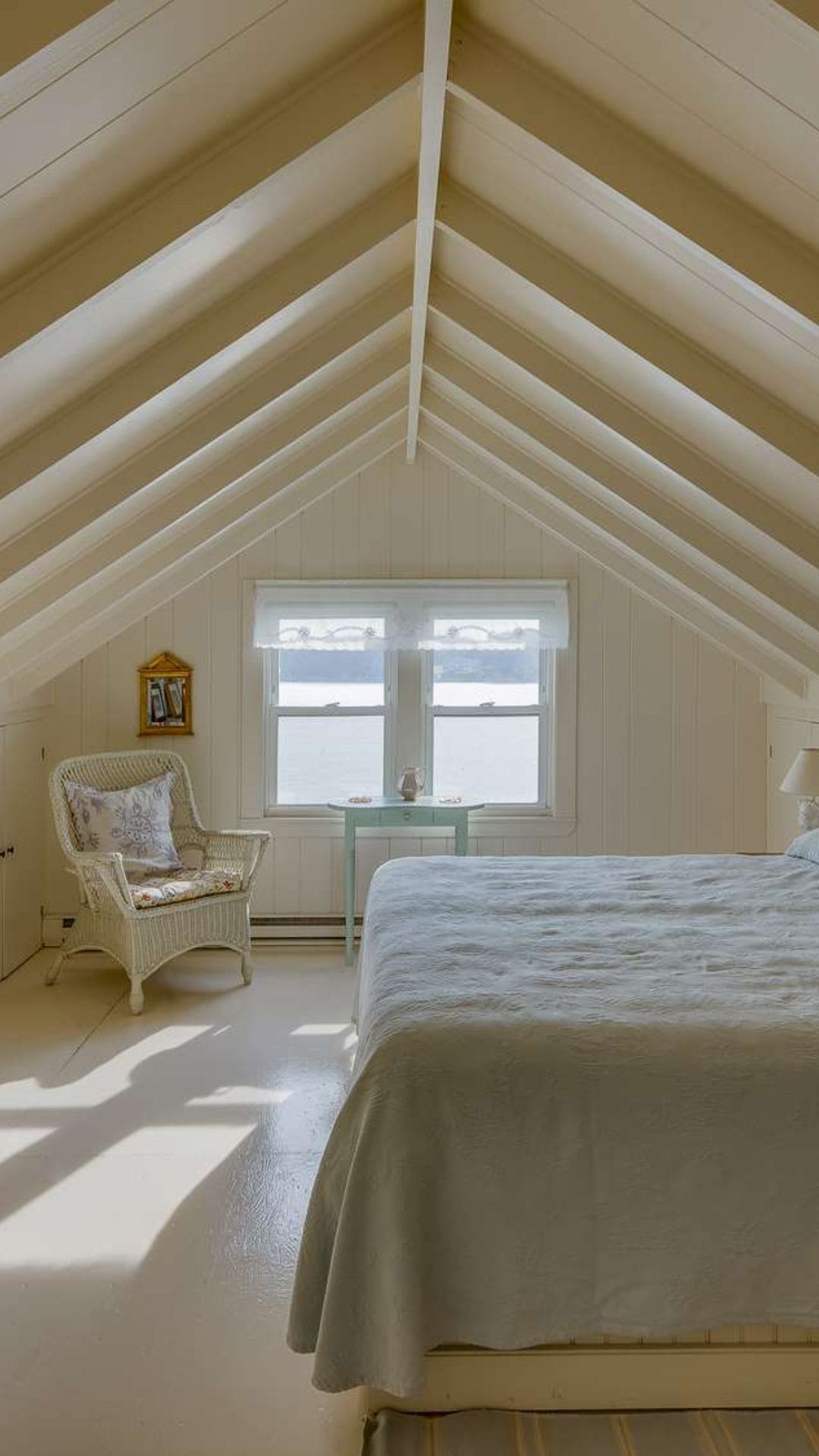 Small Attic Bedroom Ideas for Low Ceilings and Windows