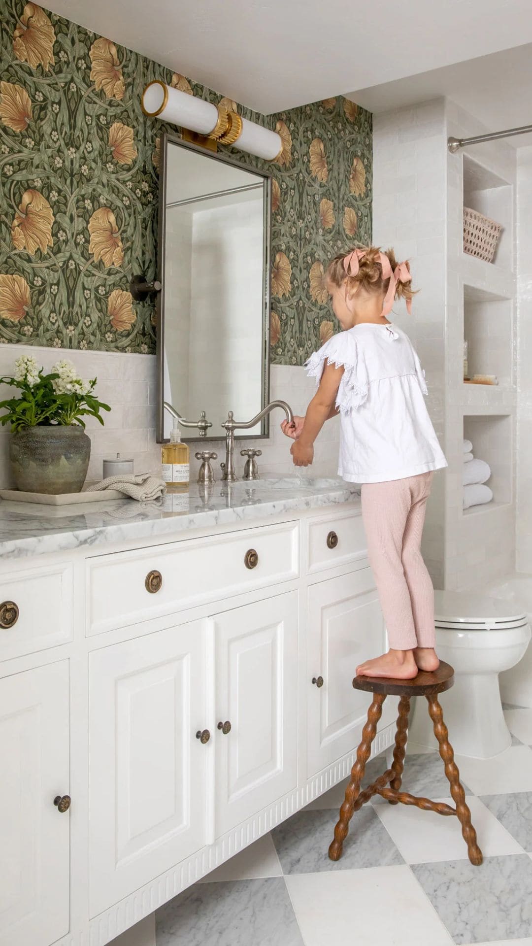 Timeless Kids Bathroom Design with Classic Features